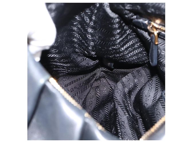 PRADA Schultertasche mit Kette aus Leder Schwarz Gold Auth 205977M Golden - Ansicht 21
