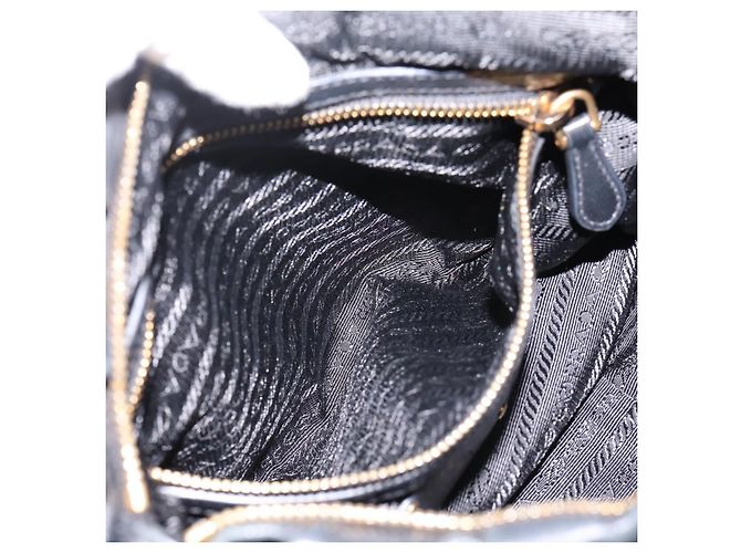 PRADA Schultertasche mit Kette aus Leder Schwarz Gold Auth 205977M Golden - Ansicht 23