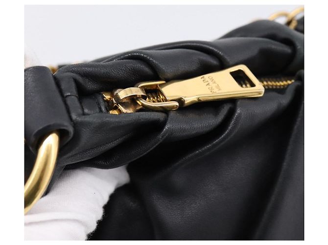 PRADA Schultertasche mit Kette aus Leder Schwarz Gold Auth 205977M Golden - Ansicht 9