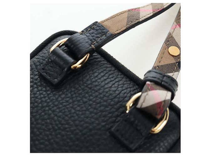 BURBERRY Shoulder Pouch Leather Black Gold Auth am12646V Schwarz Golden - Ansicht 19