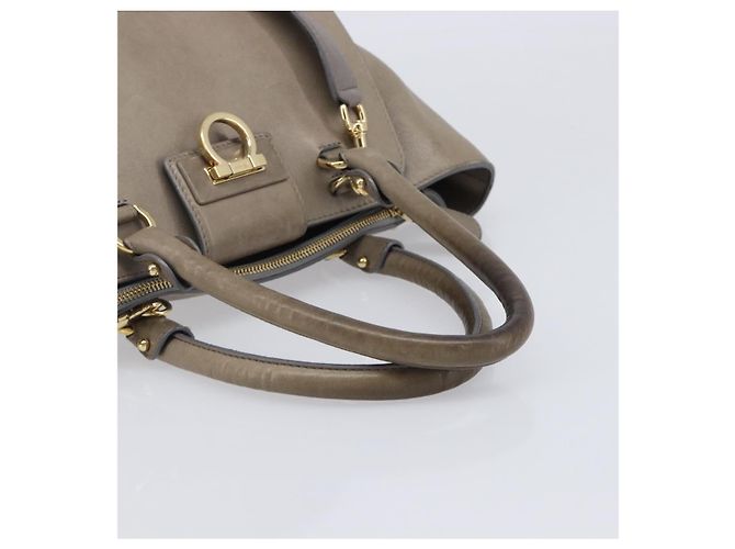 Borsa Salvatore Ferragamo Gancini in pelle 2way Grigio Oro Auth LN143 Marrone D'oro - vista 6