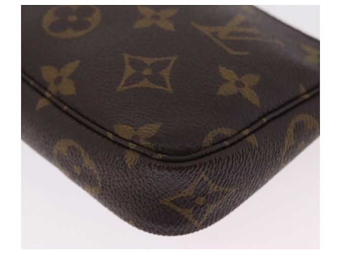 LOUIS VUITTON Ski Bear Mini Pochette Accessoires Pouch M67769 LV Auth ka6379M Monogramma - vista 17