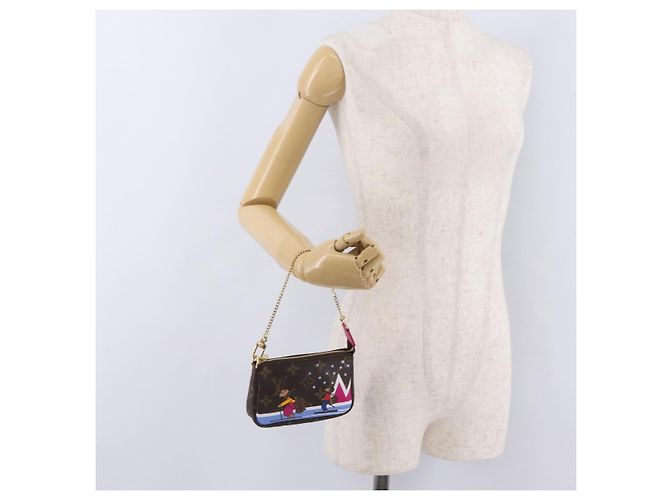 LOUIS VUITTON Ski Bear Mini Pochette Accessoires Pouch M67769 LV Auth ka6379M Monogramma - vista 21