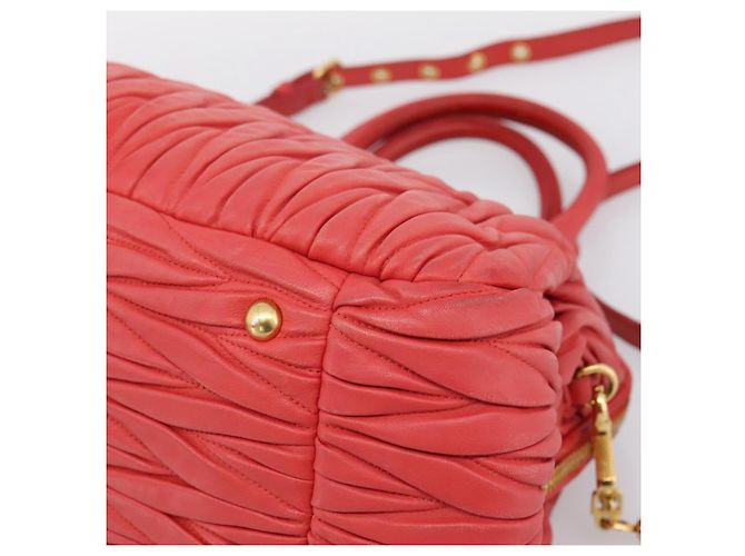 Borsa Miu Miu Matelassé in pelle 2way Rossa Oro Auth bs37398 Rosso D'oro - vista 16