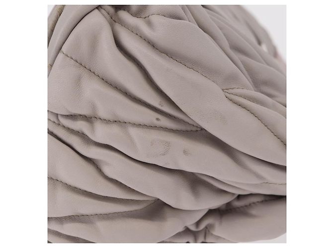Borsa a mano Miu Miu Matelassé in pelle 2way Grigio Oro Auth 206108V Marrone D'oro - vista 4
