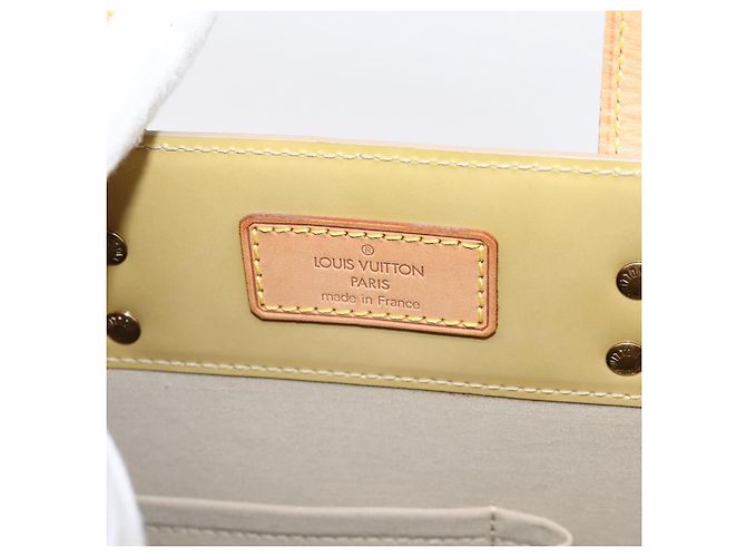 Borsa a mano LOUIS VUITTON Monogram Vernis Reade MM Beige M91141 LV Auth 205928A - vista 17