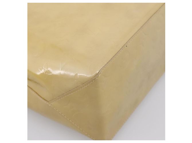 Borsa a mano LOUIS VUITTON Monogram Vernis Reade MM Beige M91141 LV Auth 205928A - vista 9