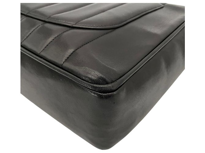 Chanel Classic Flap Handtasche aus schwarzem Leder - Ansicht 10