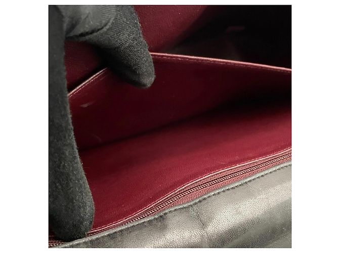 Chanel Classic Flap Handtasche aus schwarzem Leder - Ansicht 12