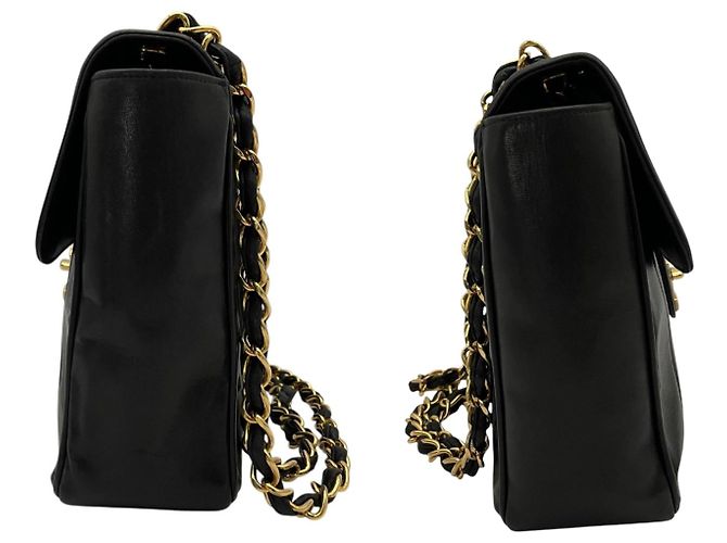 Chanel Classic Flap Handtasche aus schwarzem Leder - Ansicht 4