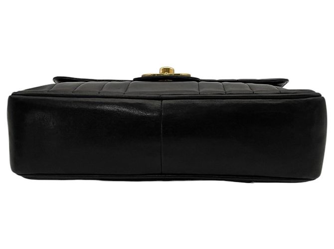 Chanel Classic Flap Handtasche aus schwarzem Leder - Ansicht 6