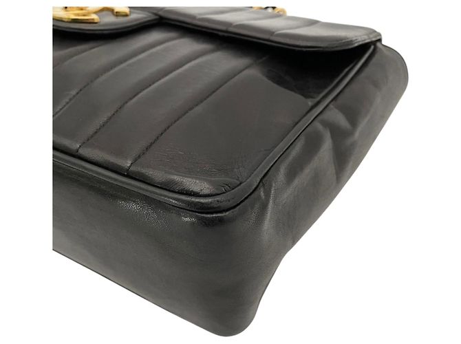 Chanel Classic Flap Handtasche aus schwarzem Leder - Ansicht 8