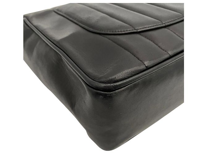 Chanel Classic Flap Handtasche aus schwarzem Leder - Ansicht 9