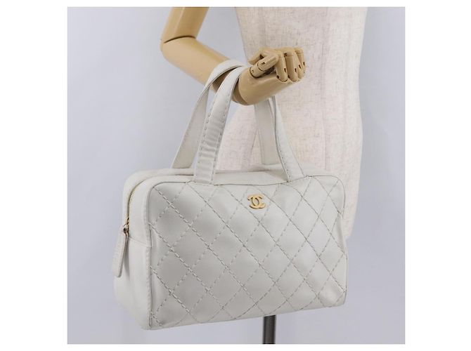 Bolsa CHANEL Wild Stitch em couro branco com detalhes dourados CC Auth mr2972 - vista 30