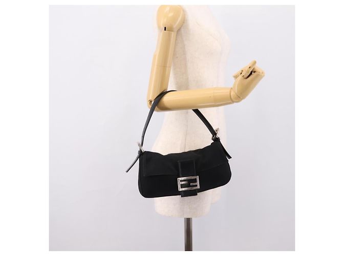 Borsa a spalla FENDI Mamma Baguette in jersey di cotone nero e argento 26424 Auth ep16064A - vista 25
