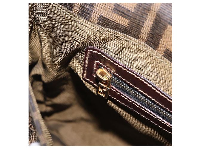 Bolso de hombro FENDI Zucca Canvas Marrón Negro Auth 206232A Castaño - vista 28