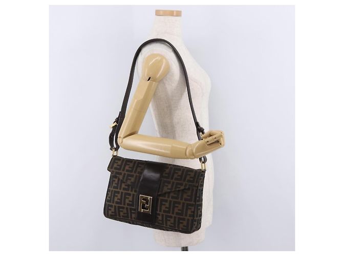 Bolso de hombro FENDI Zucca Canvas Marrón Negro Auth 206232A Castaño - vista 30
