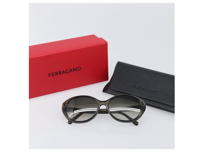 Occhiali da sole Salvatore Ferragamo Gancini Plastic Khaki Silver Auth bs37082 Argento Cachi - vista 12
