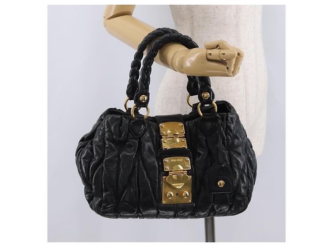 Bolsa de mão Miu Miu em couro preto e dourado Auth mr3040A - vista 27