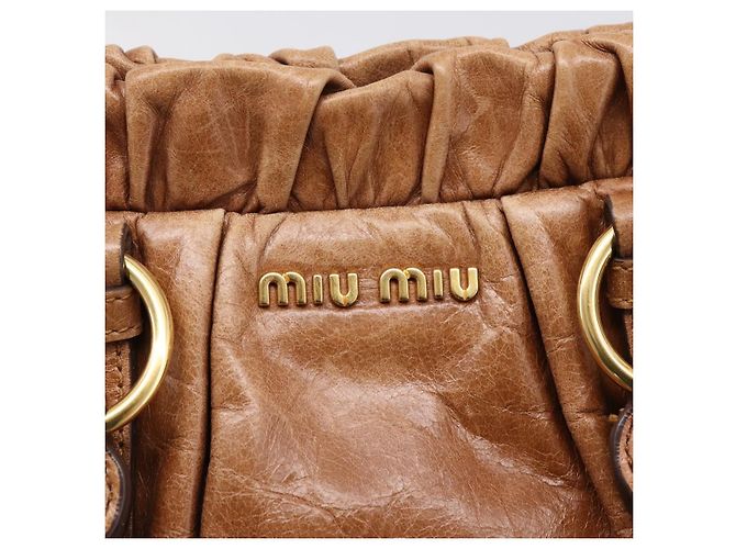 Bolsa Miu Miu em couro 2way marrom tom dourado Auth mr3024V - vista 18