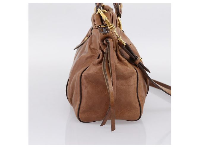 Bolsa Miu Miu em couro 2way marrom tom dourado Auth mr3024V - vista 3