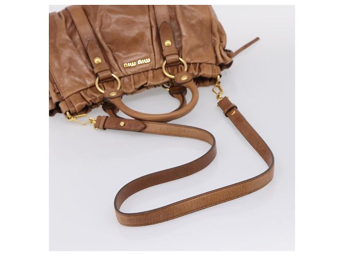 Bolsa Miu Miu em couro 2way marrom tom dourado Auth mr3024V - vista 9
