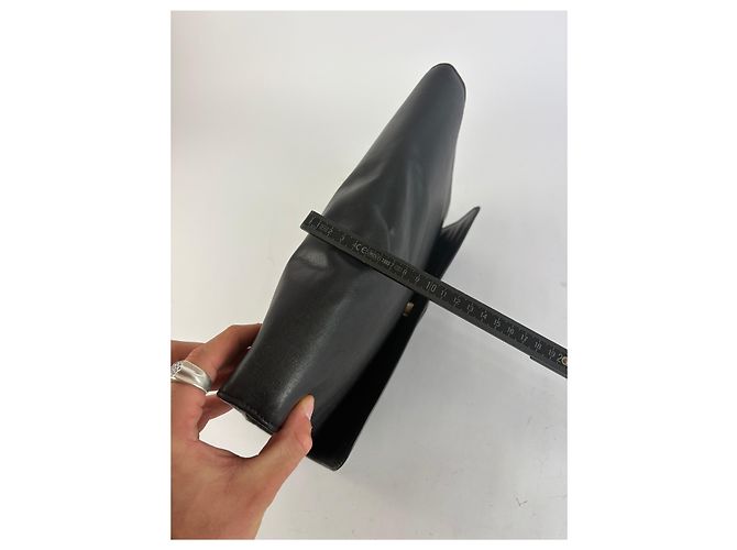 Céline Vintage Celine Triomphe Leder-Klappclutch c. 1992 Schwarz - Ansicht 13