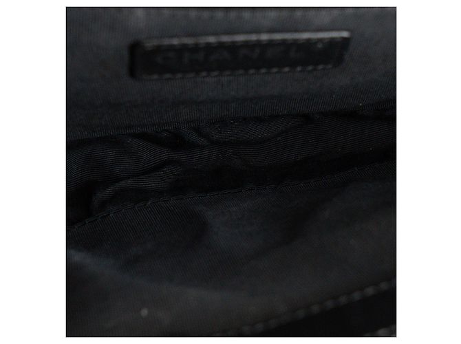 CHANEL - Borsa a tracolla mini Chanel Boy in pelle liscia nera Nero - vista 7