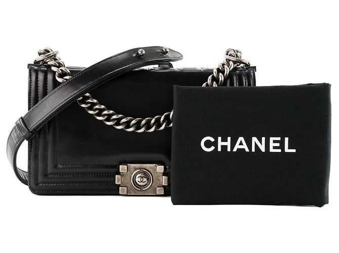 CHANEL - Borsa a tracolla mini Chanel Boy in pelle liscia nera Nero - vista 9