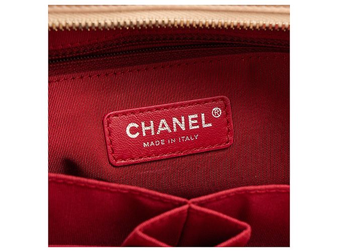 CHANEL - Borsa a tracolla Gabrielle Large in pelle stropicciata beige e pelle liscia nera - vista 6