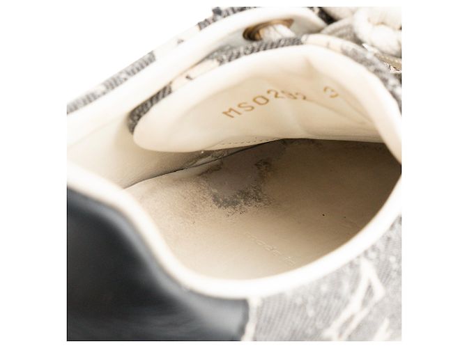 LOUIS VUITTON - Sneakers Time Out Louis Vuitton in denim monogrammato grigio e beige (T37) - vista 9