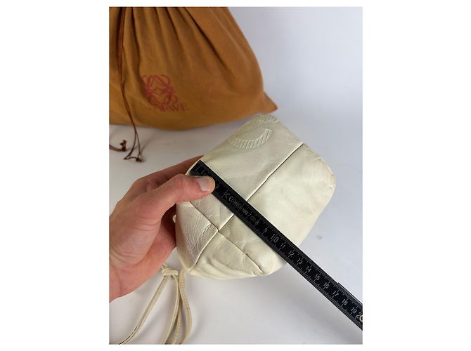 Vintage Loewe Textilleder-Beuteltasche Ende der 1990er Off-White Weiß - Ansicht 13