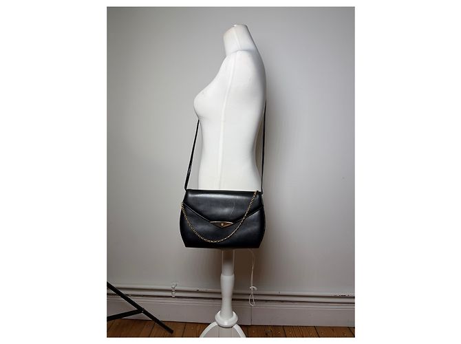 Vintage Givenchy 4G Logo Schultertasche mit Klappe Späte 1970er Black Gold Schwarz - Ansicht 12
