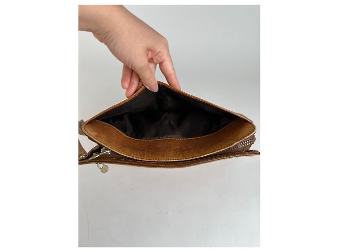 Triomphe Céline Clutch Vintage Celine in pelle martellata c. 1990 Tan Gold Cammello - vista 12