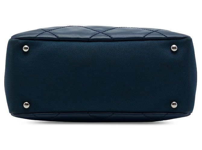 Bolsa Chanel Paris Biarritz Small em lona revestida acolchoada azul - vista 3