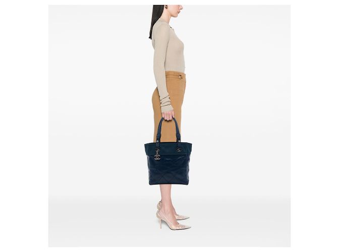 Bolsa Chanel Paris Biarritz Small em lona revestida acolchoada azul - vista 6