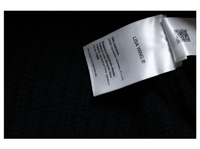 Autre Marque Lisa Yang, einschultriger Strickpullover in Schwarz - Ansicht 8