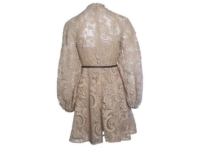 Autre Marque Zimmermann, vestido mini de renda Waverly em bege - vista 2