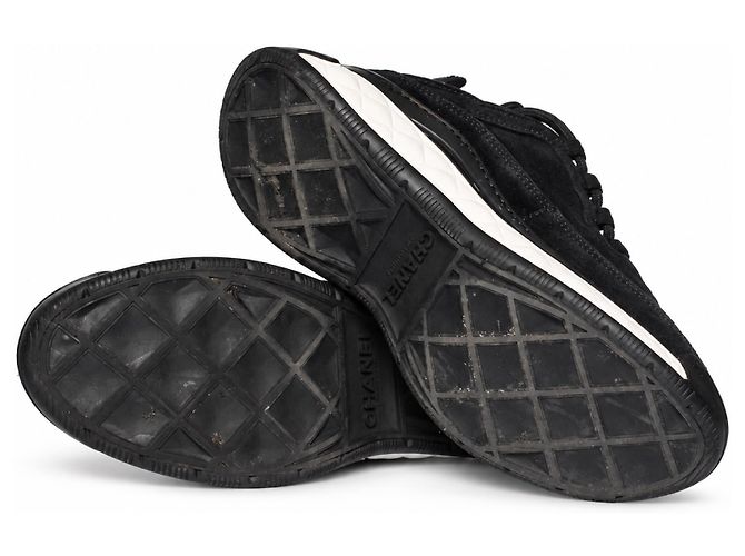 Chanel, baskets en daim avec logo CC doré Noir - vue 7