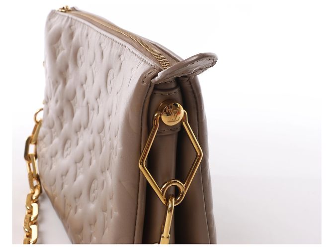 Louis Vuitton Coussin PM Monogram Embossed Schultertasche in Beige M21263 Marineblau - Ansicht 5