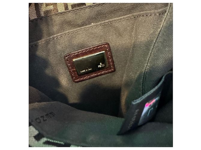 Borsa Fendi Mamma Baguette Zucca Canvas Marrone Monogramma - vista 13