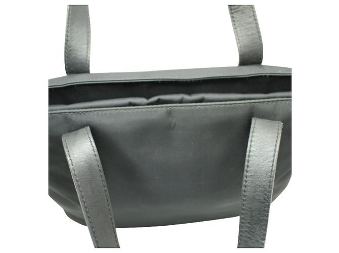 Fendi Borsa Tote in Nylon e Pelle Nera Nero - vista 6