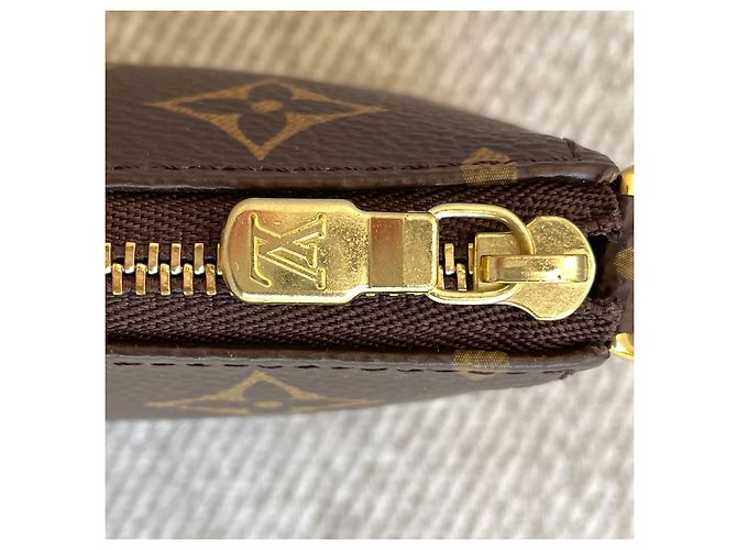 Louis Vuitton Mini Pochette Accessoires Marron - vue 10