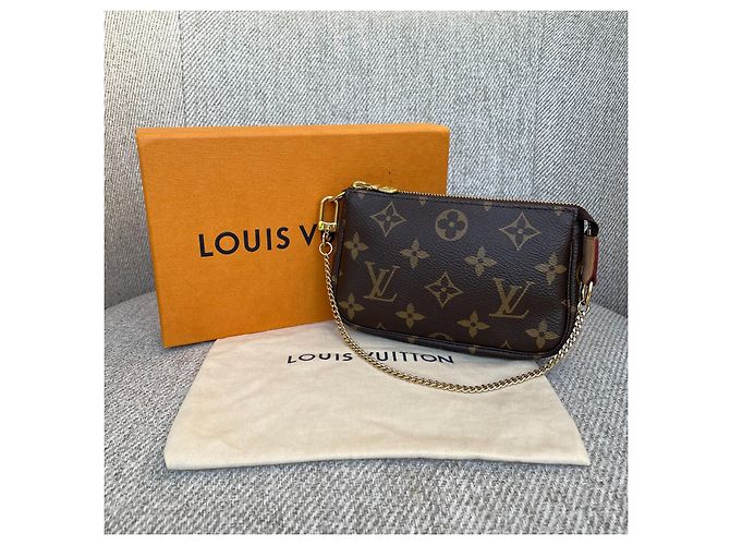Louis Vuitton Mini Pochette Accessoires Marron - vue 2