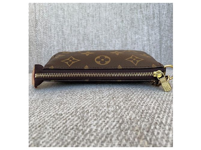 Louis Vuitton Mini Pochette Accessoires Marron - vue 8