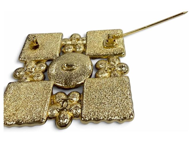Broche Quadrada Chanel L24S Coco Mark em Pérolas Eco e Strass Preto Branco Dourado - vista 4