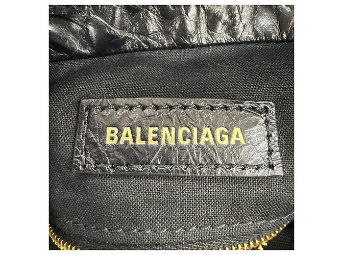 Everyday Borsa a Tracolla Balenciaga 742942 Crush in Pelle Nero - vista 10