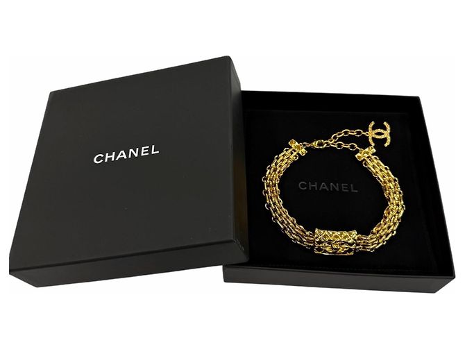 Collar Choker Motif Bolso Matelassé Chanel Coco Mark Dorado - vista 2