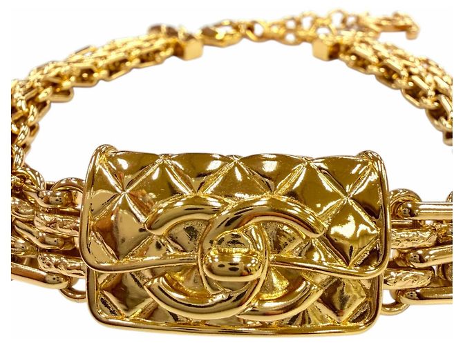 Collar Choker Motif Bolso Matelassé Chanel Coco Mark Dorado - vista 4