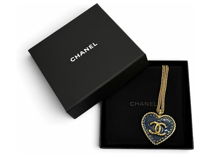 Collana a catena in denim Chanel Coco Mark Heart D'oro Blu navy - vista 2